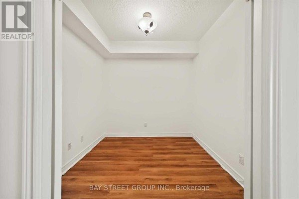 Primary Bedroom - 204 - 88 Promenade Circle, Vaughan, ON L4J9A4 Photo 4