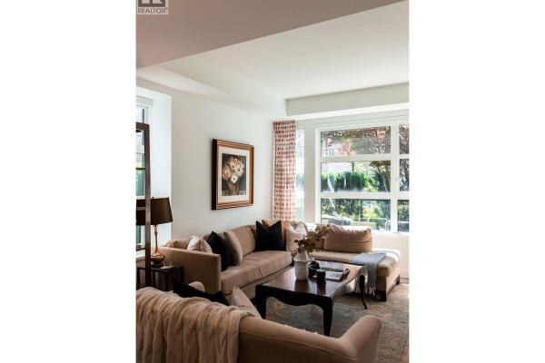 204 1055 Ridgewood Drive, North Vancouver, BC V7R0A5 Photo 5