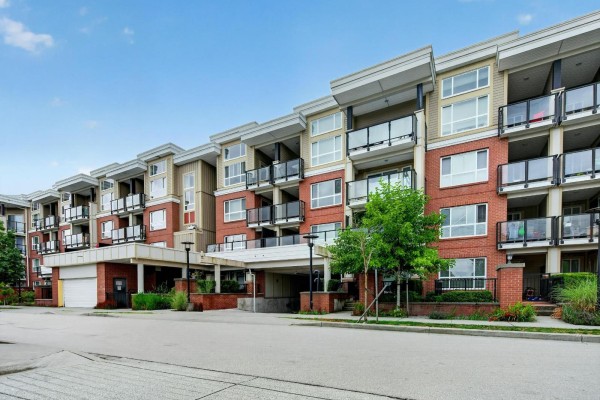 204 10688 140 Street, Surrey, BC, photo 2