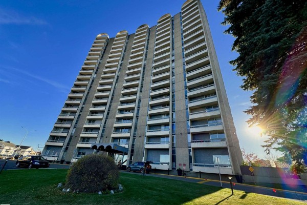 Kitchen - #204 10883 Saskatchewan Dr Nw, Edmonton, AB T6E4S6 Photo 3