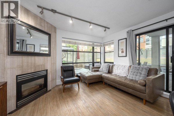 204 124 W 3rd Street, North Vancouver, BC V7M1E8 Photo 4