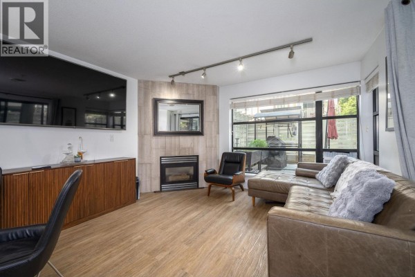 204 124 W 3rd Street, North Vancouver, BC V7M1E8 Photo 5