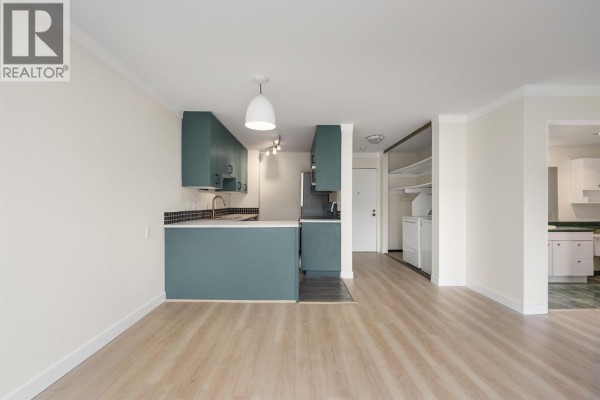 204 127 E 4th Street, North Vancouver, BC V7L1H7 Photo 5