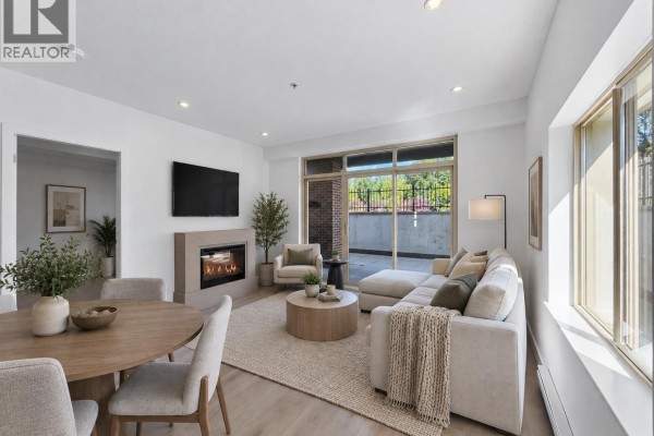 204 1273 Marine Drive, North Vancouver, BC V7P1T3 Photo 2