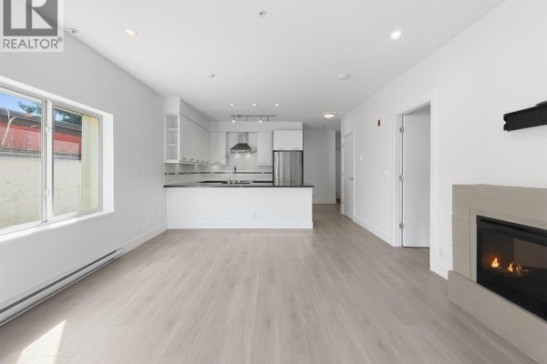 204 1273 Marine Drive, North Vancouver, BC V7P1T3 Photo 3