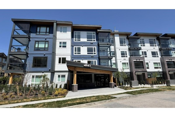 204 13777 75a Avenue, Surrey, BC, photo 2