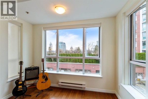 204 155 E 3rd Street, North Vancouver, BC V7L1E5 Photo 3