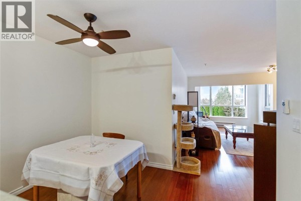 204 155 E 3rd Street, North Vancouver, BC V7L1E5 Photo 5