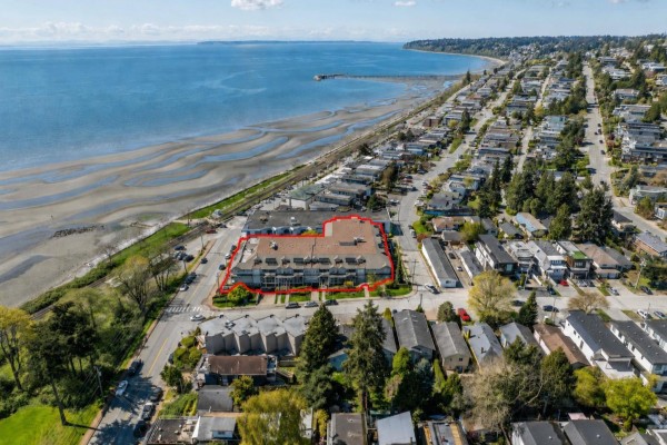 204 15621 Marine Drive, White Rock, BC V4B1E1 Photo 2