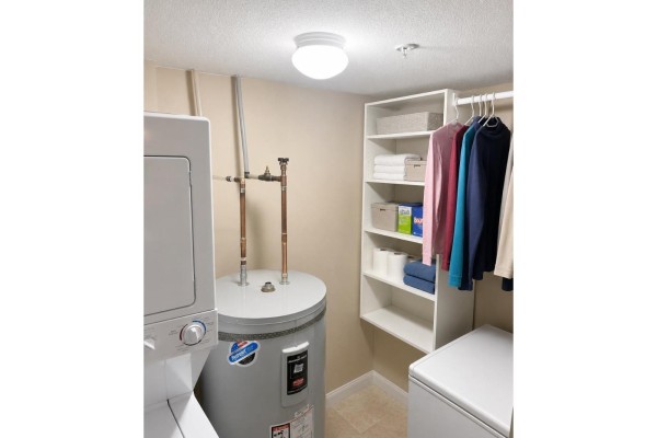204 15621 Marine Drive, White Rock, BC V4B1E1 Photo 4