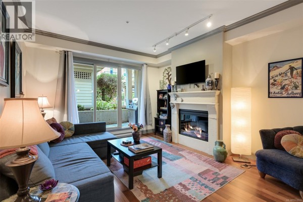Kitchen - 204 1620 Mckenzie Ave, Saanich, BC V8N0A1 Photo 5