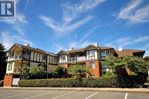 204 2045 Carrick St, Oak Bay, BC, photo 2