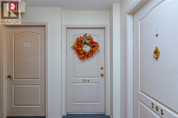 Living room - 204 300 Bundock Ave, Duncan, BC V9L3N9 Photo 3