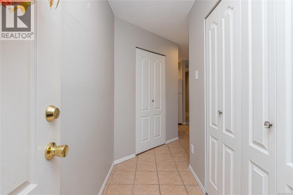 Kitchen - 204 300 Bundock Ave, Duncan, BC V9L3N9 Photo 4