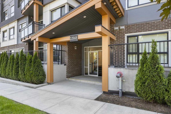 204 33568 George Ferguson Way, Abbotsford, BC V2S0M3 Photo 4