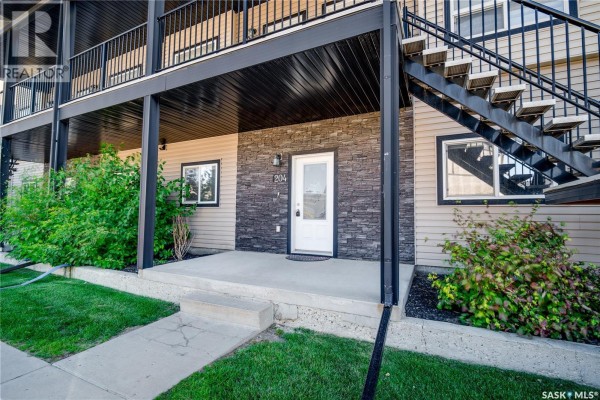 Townhouse for sale at 204 3818 Dewdney Avenue E, Regina, SK - MLS® 7mykVm