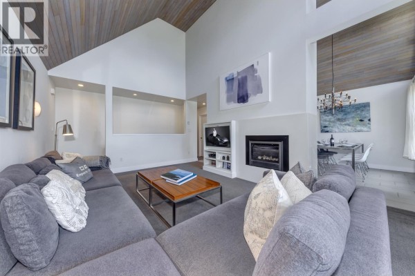 204 4865 Painted Cliff Road, Whistler, BC V0N1B4 Photo 3