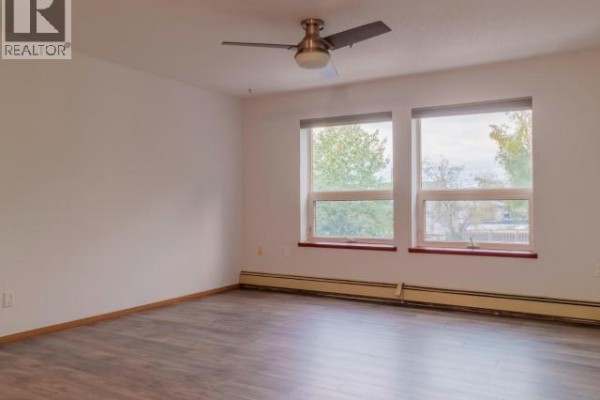Kitchen - 204-5001 Forrest Drive, Yellowknife, NT  Photo 3