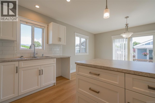 Ensuite - 204 5700 Pierce Rd, Port Alberni, BC V9Y0A3 Photo 5