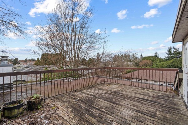 204 7165 133 Street, Surrey, BC V3W7Z6 Photo 2