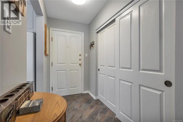 204 770 Poplar St, Nanaimo, BC, photo 3