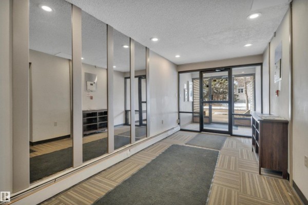 #204 8125 110 St Nw, Edmonton, AB, photo 2