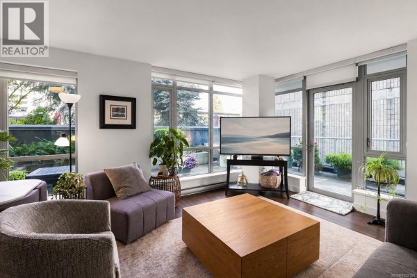 Ensuite - 204 838 Broughton St, Victoria, BC V8W1E4 Photo 5