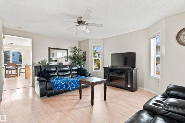 Primary Bedroom - 204 84 St Sw, Edmonton, AB T6X1H6 Photo 4