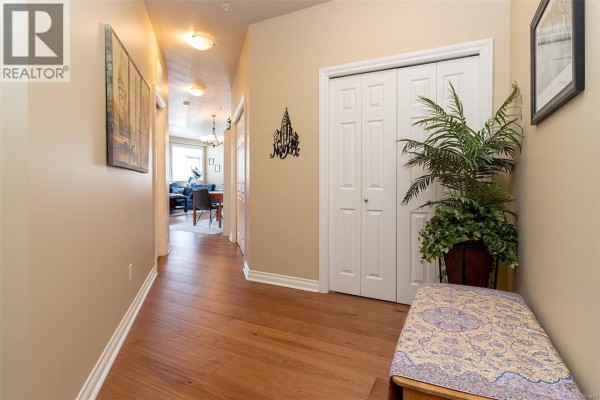 Bathroom - 204 866 Goldstream Ave, Langford, BC V9B0J3 Photo 4