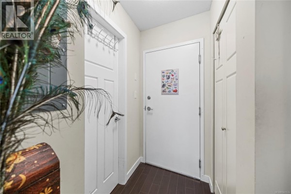 Ensuite - 204 99 Chapel St, Nanaimo, BC V9R5H3 Photo 4