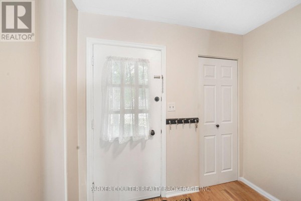 Eating area - 204 Beattie Avenue, New Tecumseth, ON L9R1B9 Photo 4