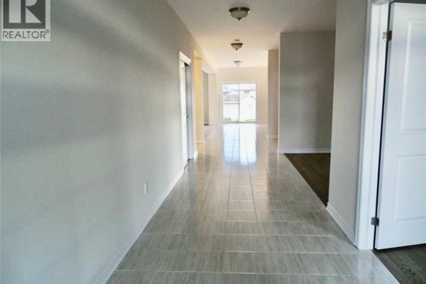 4pc Bathroom - 204 Bethune Avenue, Welland, ON L3B0H6 Photo 2