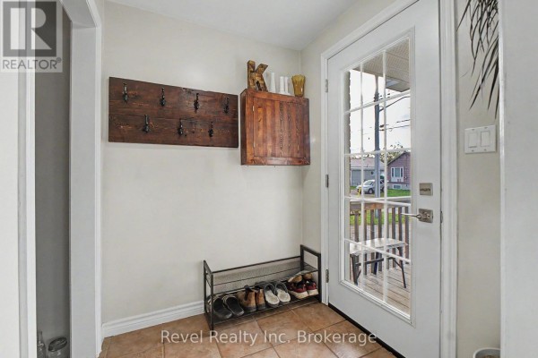 Bedroom 2 - 204 Delaware Avenue, North Bay, ON P1B6Z8 Photo 4
