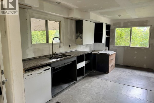 204 E 3rd Avenue, Fort St  James, BC, photo 3