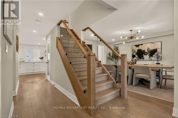 Bathroom - 204 Fallingbrook Drive, Hamilton, ON L9G1E6 Photo 5