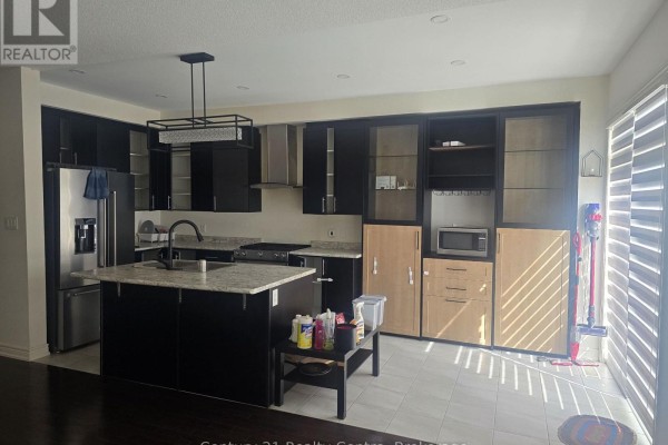 Kitchen - 204 Fruitvale Circle, Brampton, ON L7A5C4 Photo 3