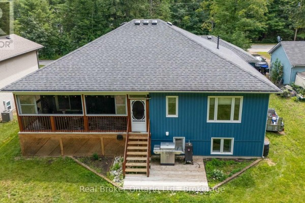Kitchen - 204 Golf Course Road, Wasaga Beach, ON L9Z1S6 Photo 2