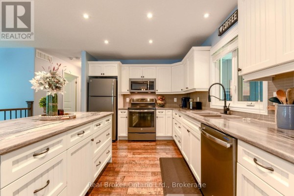 Bathroom - 204 Golf Course Road, Wasaga Beach, ON L9Z1S6 Photo 5