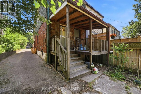 Primary Bedroom - 204 Highfield Road, Toronto, ON M4L2V3 Photo 4