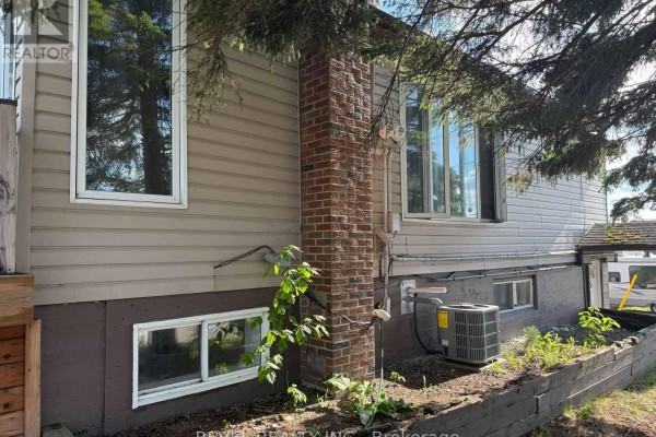 204 Laidlaw Street, Timmins, ON, photo 2