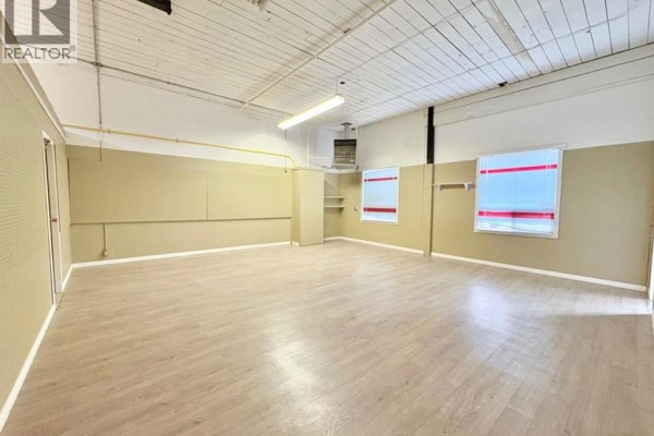 204 Main Street Ne, Milk River, AB T0K1M0 Photo 3