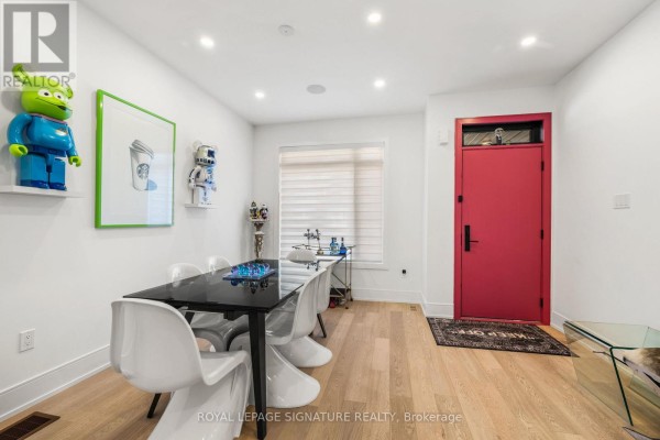 Family room - 204 Mcroberts Avenue, Toronto, ON M6E0B2 Photo 4