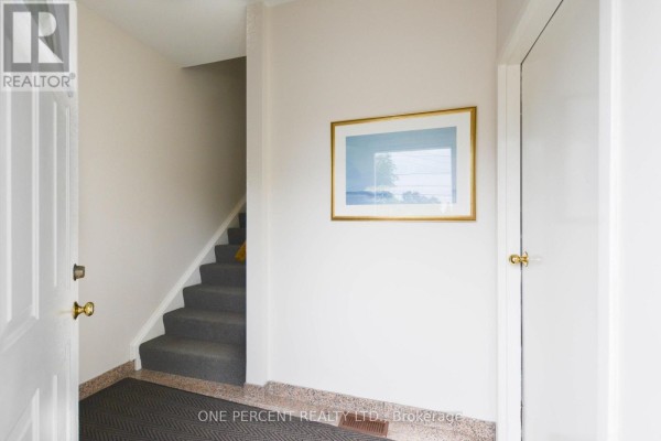 204 Sheppard Avenue W, Toronto, ON M2N1N1 Photo 4