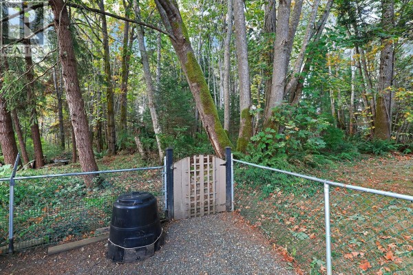 Living room - 204 Spindrift Rd, Courtenay, BC V9N9S8 Photo 5