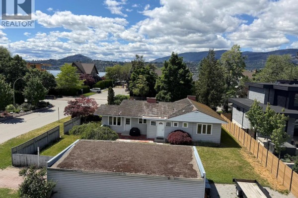 2041 Abbott Street, Kelowna, BC, photo 3