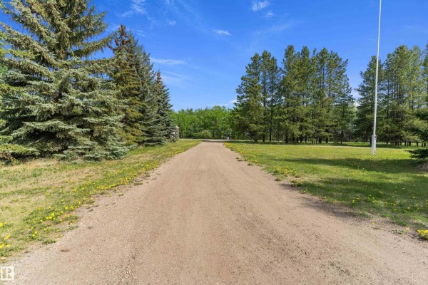 Storage - 20415 Quadrant Ave Sw, Edmonton, AB T6M2N8 Photo 4