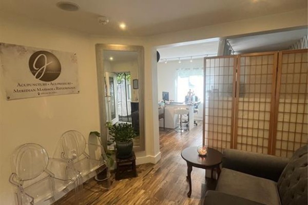 2043 Oak Bay Ave, Oak Bay, BC V8R1E5 Photo 4