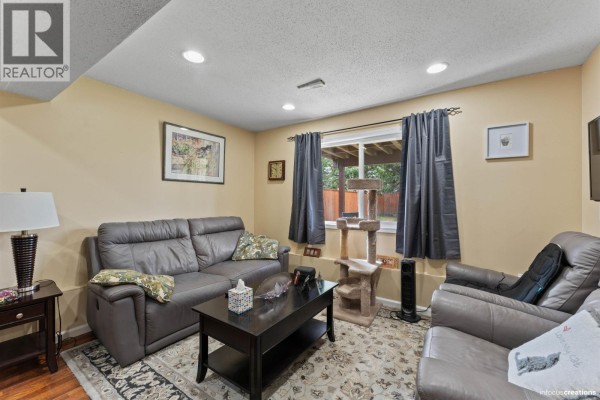 20445 Thorne Avenue, Maple Ridge, BC V2X8V1 Photo 5