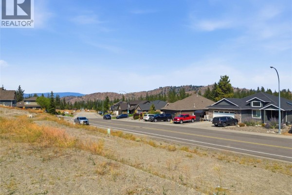 2045 Hugh Allan Drive, Kamloops, BC, photo 2