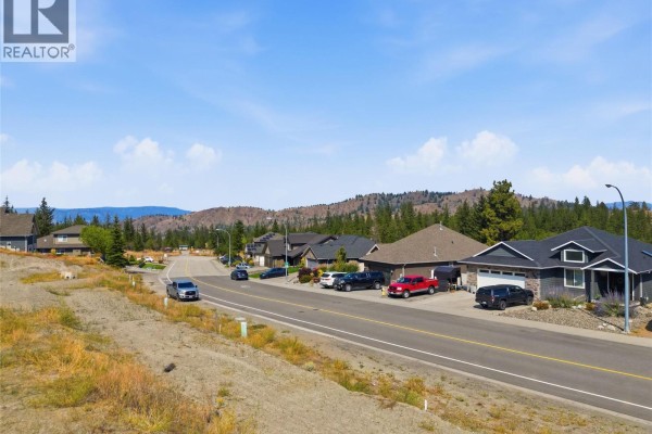 2045 Hugh Allan Drive, Kamloops, BC, photo 3